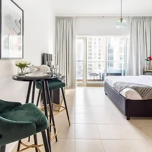 Apartment Frank Porter - Burj Al Noujoum